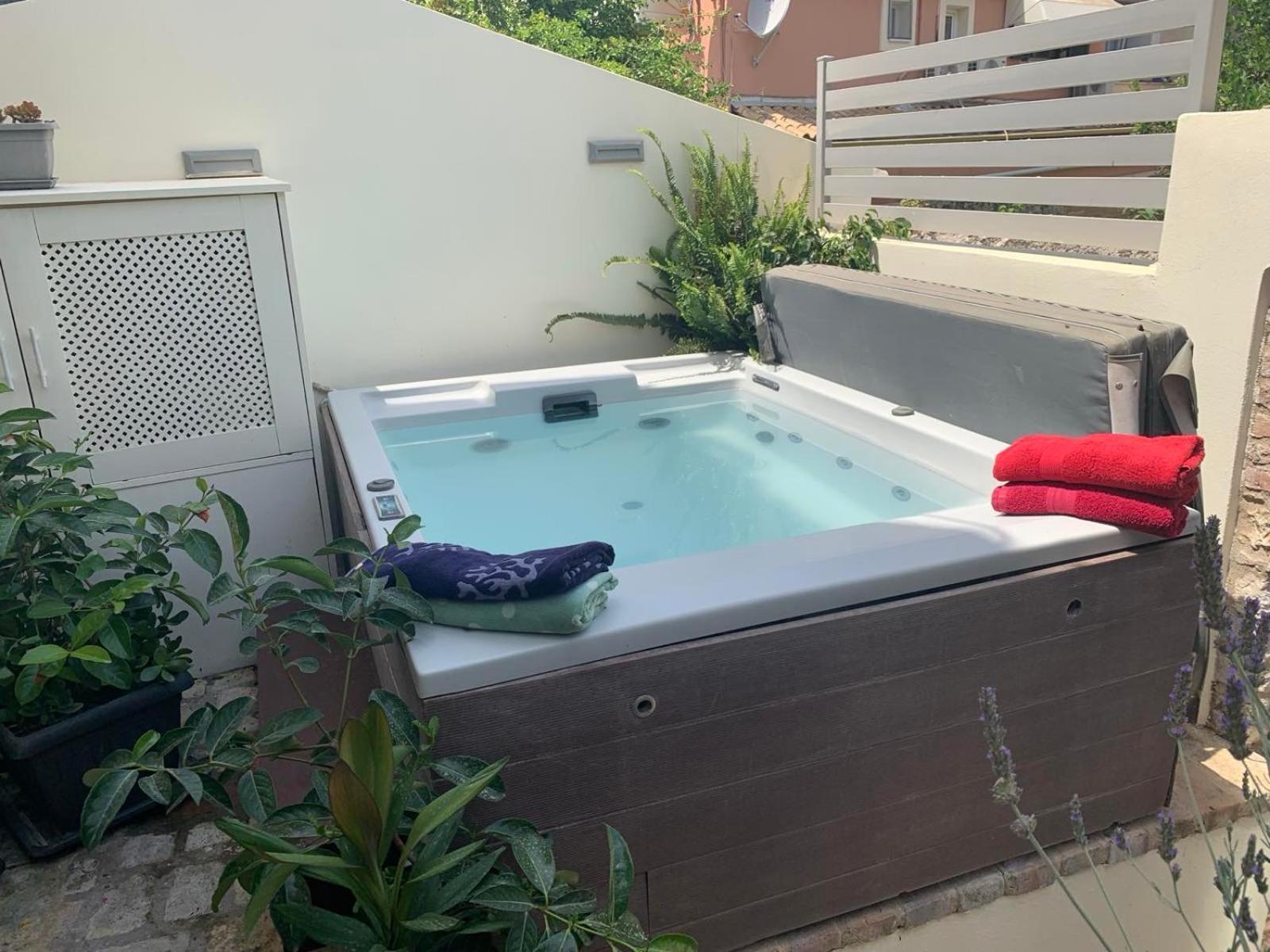 Anemomilos Jacuzzi Suite Corfu  Eksteriør billede